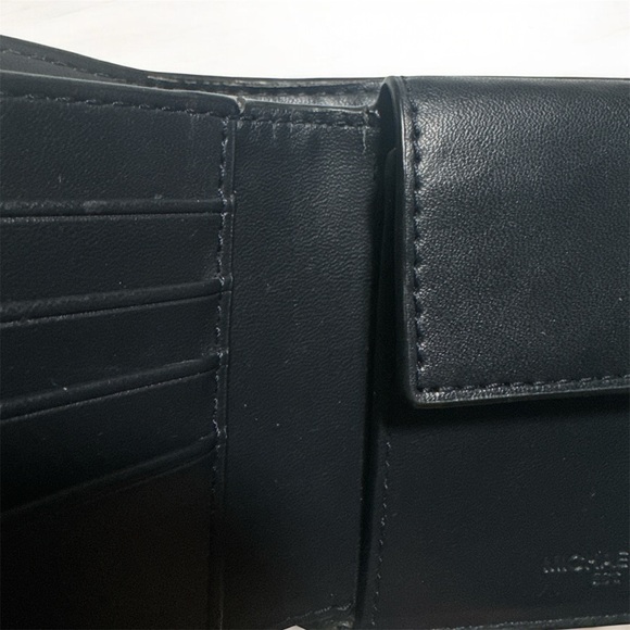 Michael Kors Bifold Leather Wallet - Picture 8 of 8